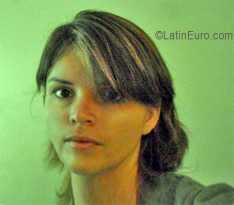 Date this nice looking Brazil girl Alessandra from Ituiutaba BR9732