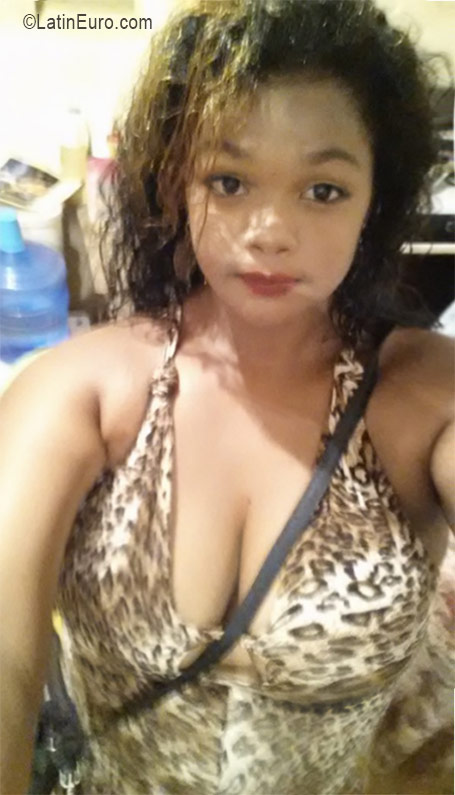 Date this good-looking Dominican Republic girl Yani from Santo Domingo DO26211