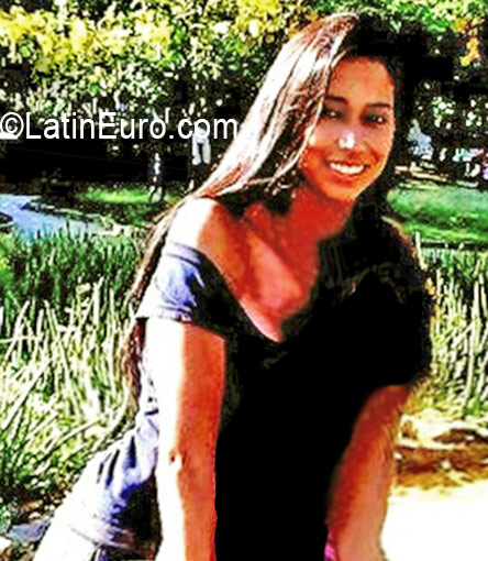 Date this nice looking Venezuela girl Maria eugenia from Caracas VE679