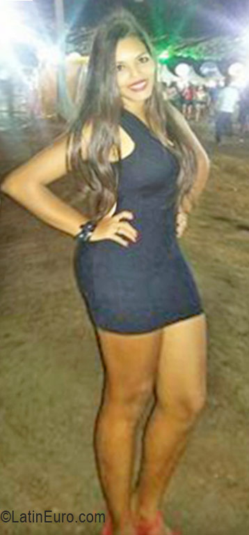 Date this attractive Brazil girl Dayane from Petrolina BR9740