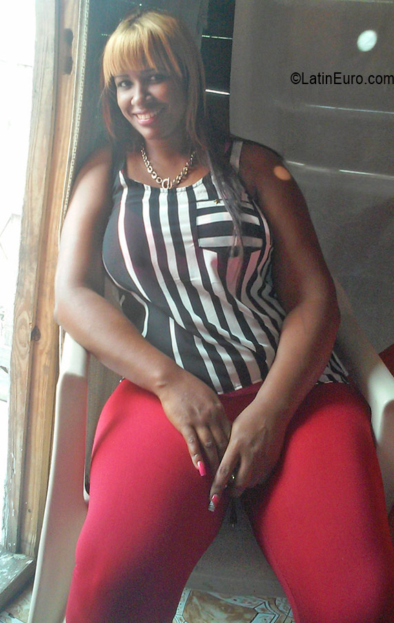 Date this happy Dominican Republic girl Felicia from Santiago DO26329