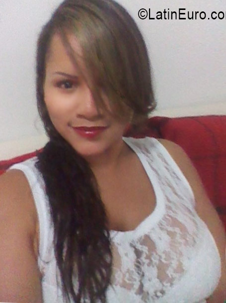 Date this lovely Colombia girl Karen from Cartagena CO19380