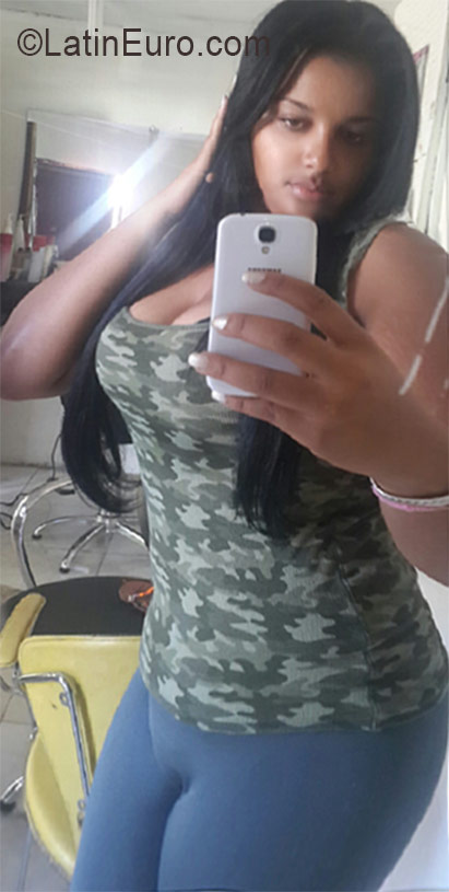 Date this good-looking Dominican Republic girl Yandia from Santo Domingo DO26454
