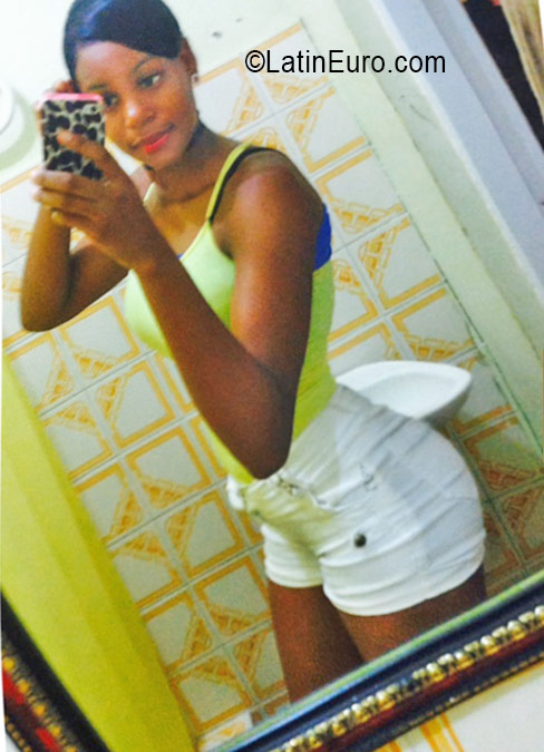 Date this gorgeous Dominican Republic girl Grl Johanny from Santo Domingo DO26458