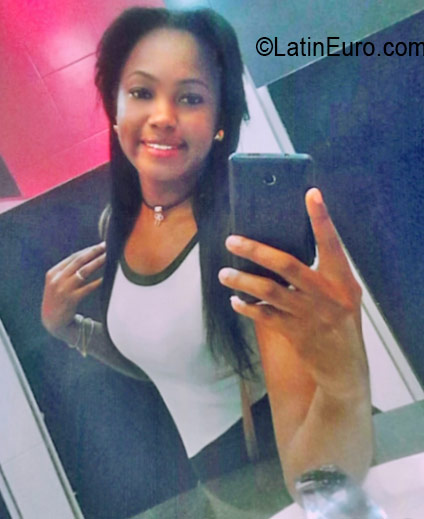 Date this sultry Dominican Republic girl Franchesca from La Romana DO26483
