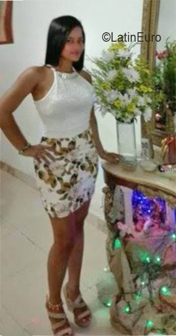 Date this hot Colombia girl Mariela from Barranquilla CO19446