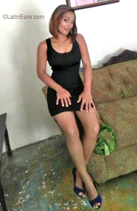 Date this happy Dominican Republic girl Gisela from Santiago DO26534