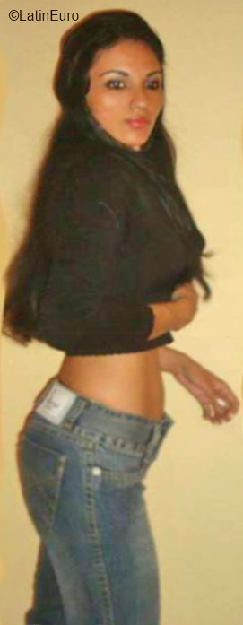 Date this hard body Brazil girl Nilza from Belem BR9773