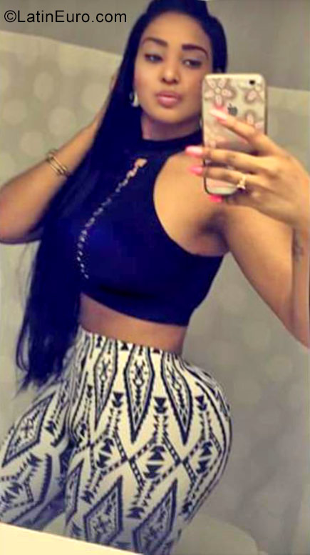 Date this good-looking Dominican Republic girl Fior from Santiago DO26608