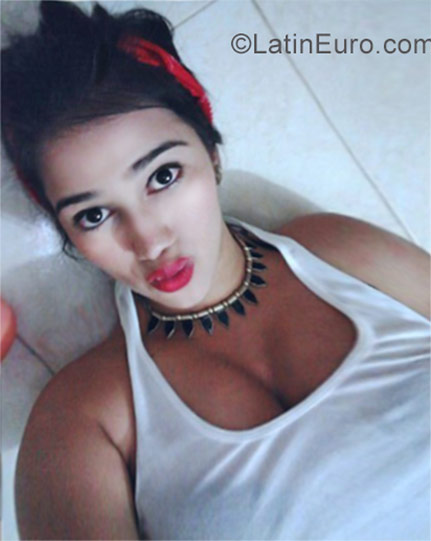 Date this beautiful Colombia girl Maria from Medellin CO19571