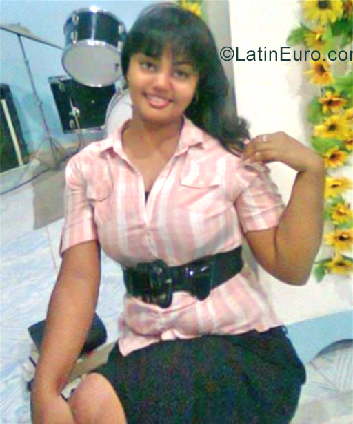 Date this pretty Honduras girl Marta from Olanchito HN2276