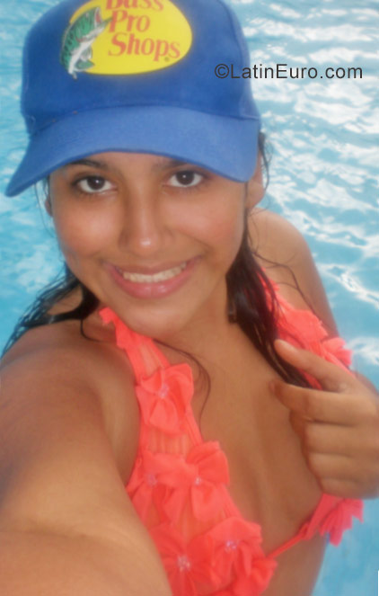 Date this attractive Venezuela girl Nagibechereno from Caracas VE784