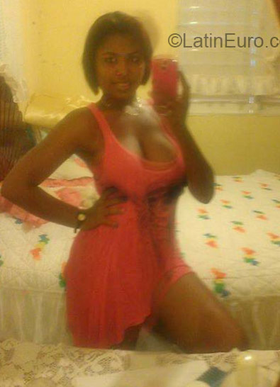 Date this sensual Dominican Republic girl Belkaris from Mao Valverde DO26722