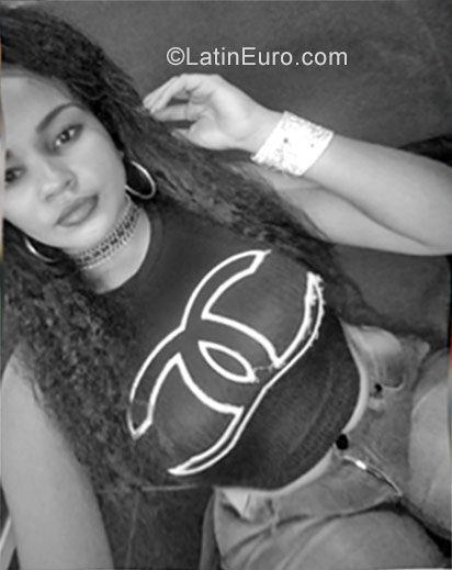 Date this athletic Dominican Republic girl Paola from Santo Domingo DO26855