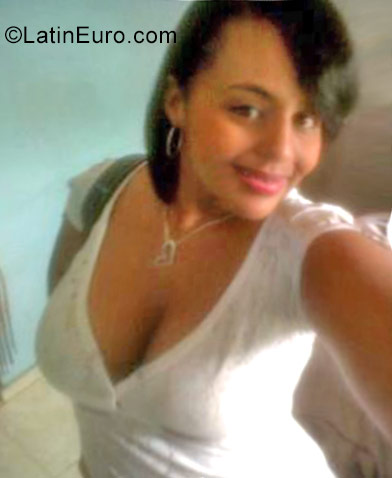 Date this voluptuous Dominican Republic girl Karina from Santo Domingo DO26874