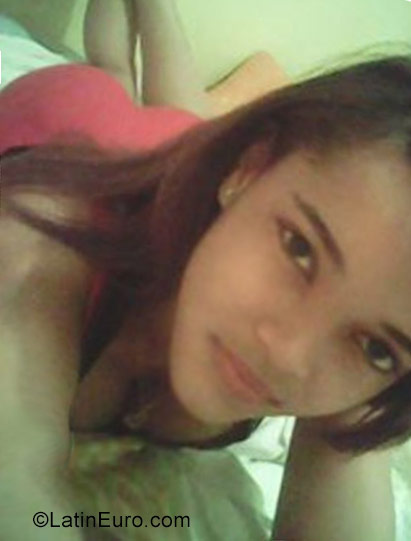 Date this attractive Dominican Republic girl Claresbel from Santiago DO26923