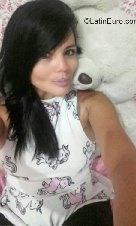 Date this passionate Brazil girl Daniele from Olinda BR9840