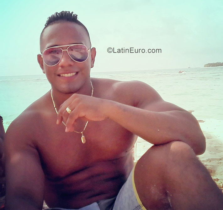 Date this passionate Colombia man Ivan from Cali CO19849