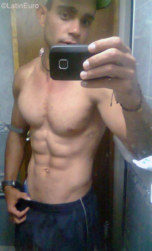 Date this charming Colombia man Carlos andrey from Cali CO19903