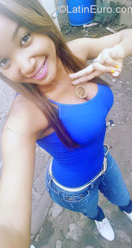 Date this exotic Dominican Republic girl Alexandra from La Romana DO27038