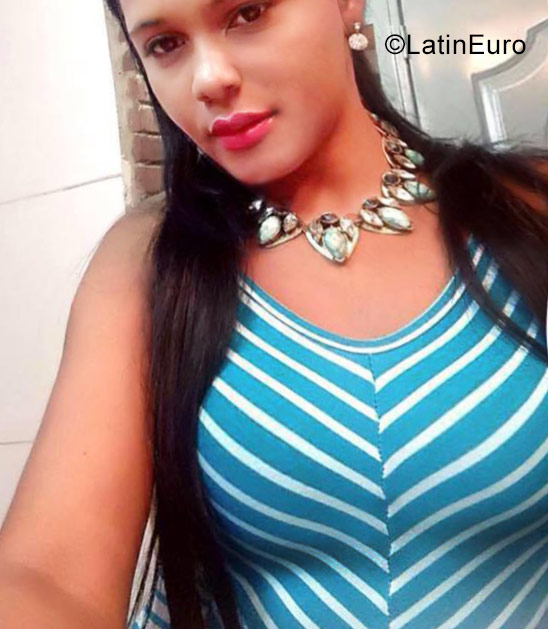 Date this attractive Dominican Republic girl Luna from Puerto Plata DO27039