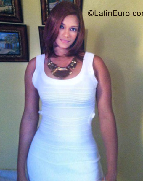 Date this lovely Dominican Republic girl Ceely from Santo Domingo DO27049