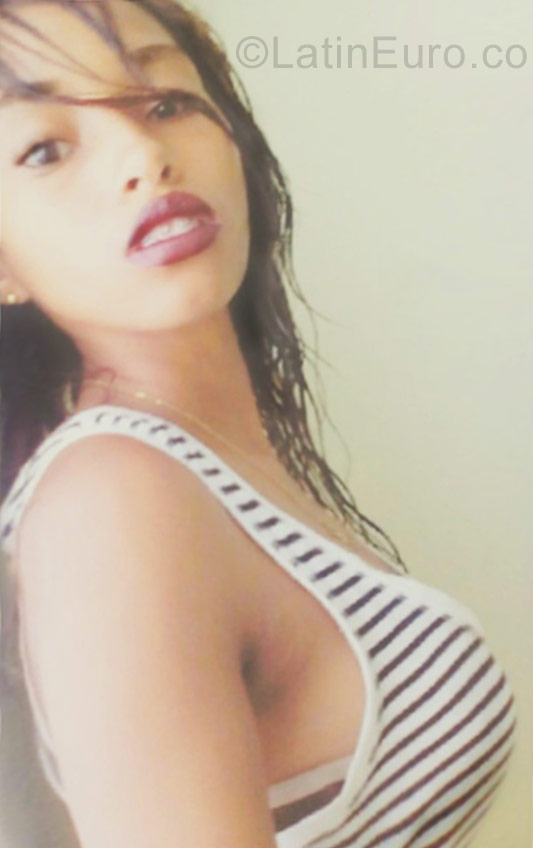 Date this funny Dominican Republic girl Stefania from Santo Domingo DO27055