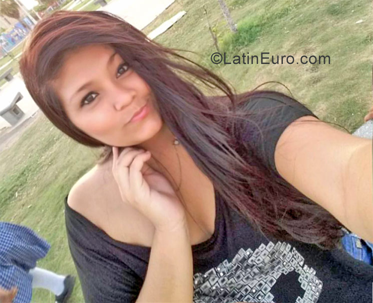 Date this stunning Colombia girl Julieth from Barrancabermeja CO19946