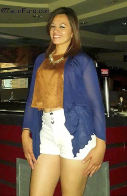 Date this attractive Honduras girl Malena from San Pedro Sula HN2306