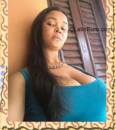 Date this happy Dominican Republic girl Jacquelin from Santo Domingo DO27160
