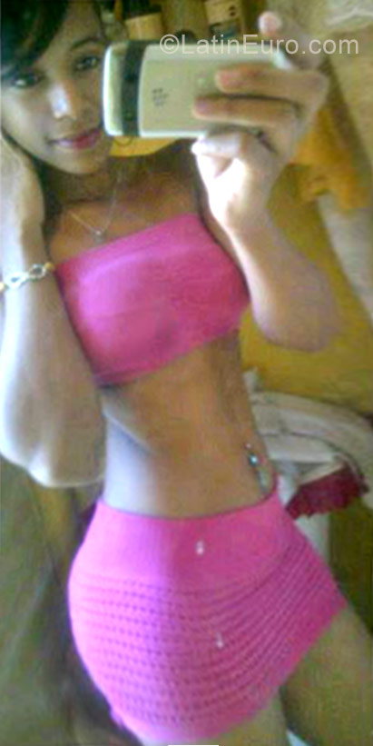 Date this tall Dominican Republic girl Chesmil from Bonao DO27162