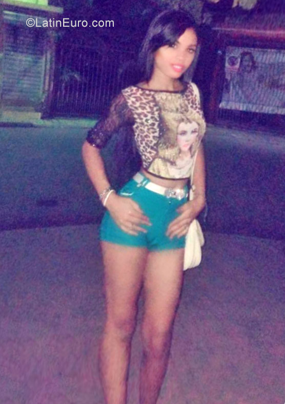Date this delightful Dominican Republic girl Yoelnne from Mao Valverde DO27213