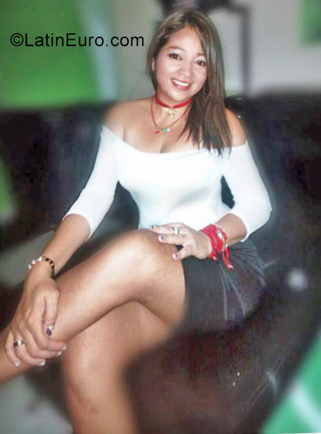 Date this pretty Colombia girl Darling from Barranquilla CO20089