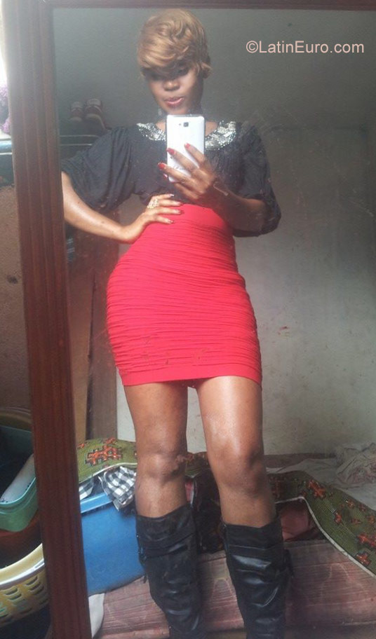 Date this voluptuous Ivory Coast girl Cristaz from Abidjan IC79