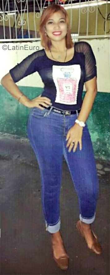 Date this georgeous Honduras girl Amparo from Tegucigalpa HN2314