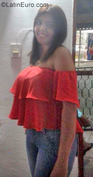 Date this young Colombia girl Yuli from Barranquilla CO20241