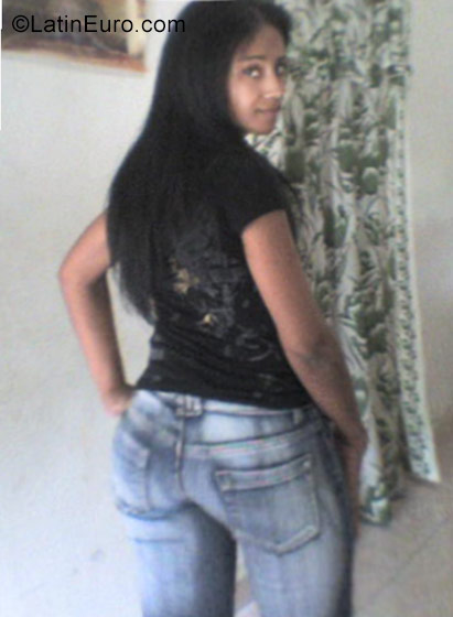 Date this sultry Dominican Republic girl Sobeyda from Santiago DO27433