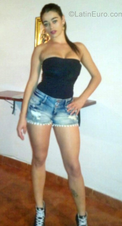 Date this tall Colombia girl Paula from Medellin CO20283