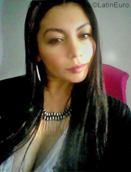Date this young Colombia girl Soraya from Bogota CO20297