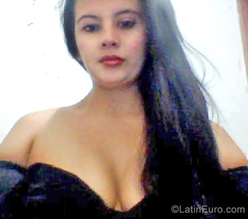Date this charming Colombia girl Andrea from Medellin CO20340