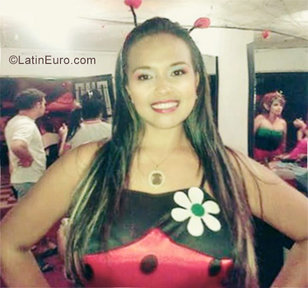 Date this happy Colombia girl Beatriz from Neiva CO20372