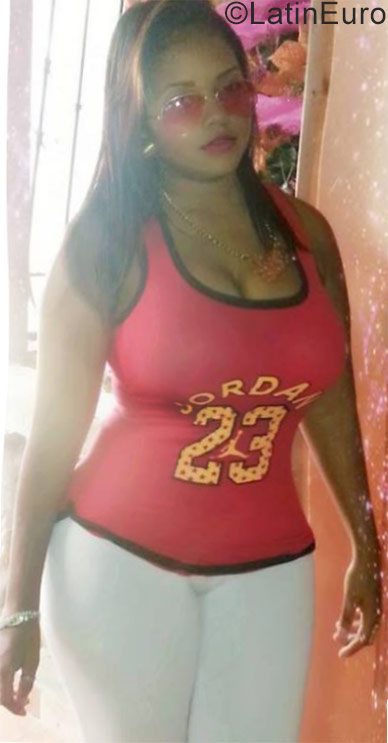 Date this foxy Dominican Republic girl Yeidie from Santiago DO27538