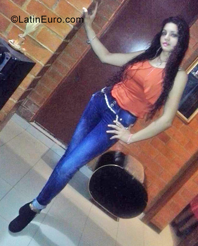 Date this hot Colombia girl Karol from Bogota CO20425