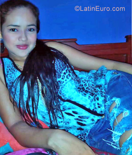 Date this cute Colombia girl Paola from Barranquilla CO20427
