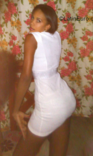Date this exotic Dominican Republic girl Luchi from Santo Domingo DO27600