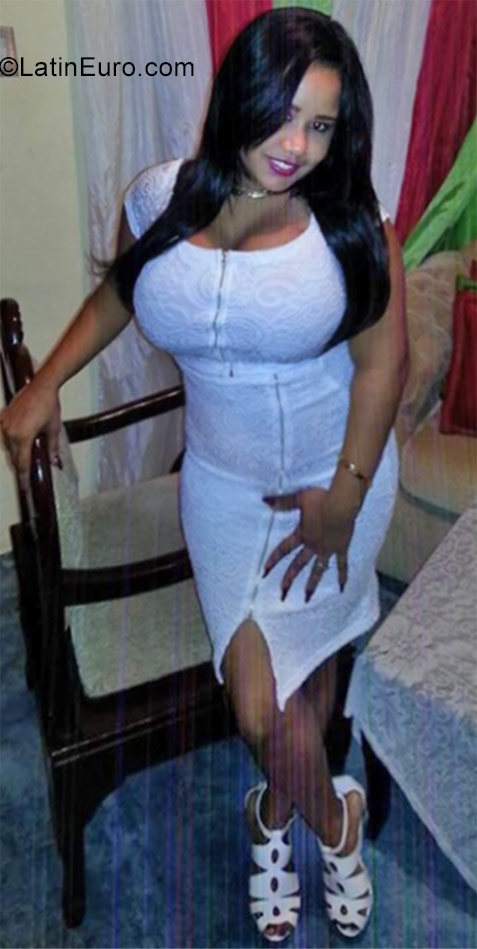 Date this georgeous Dominican Republic girl Margarita from Santo Domingo DO27667