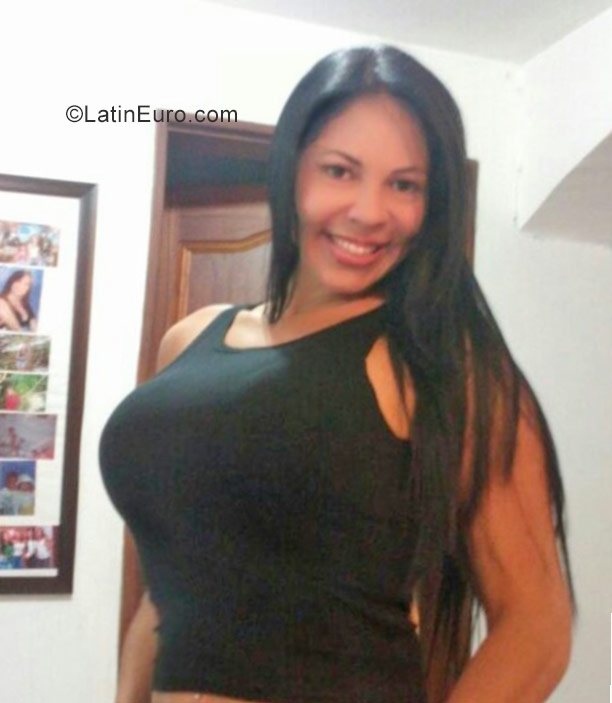 Date this sensual Colombia girl Lina from Medellin CO20742