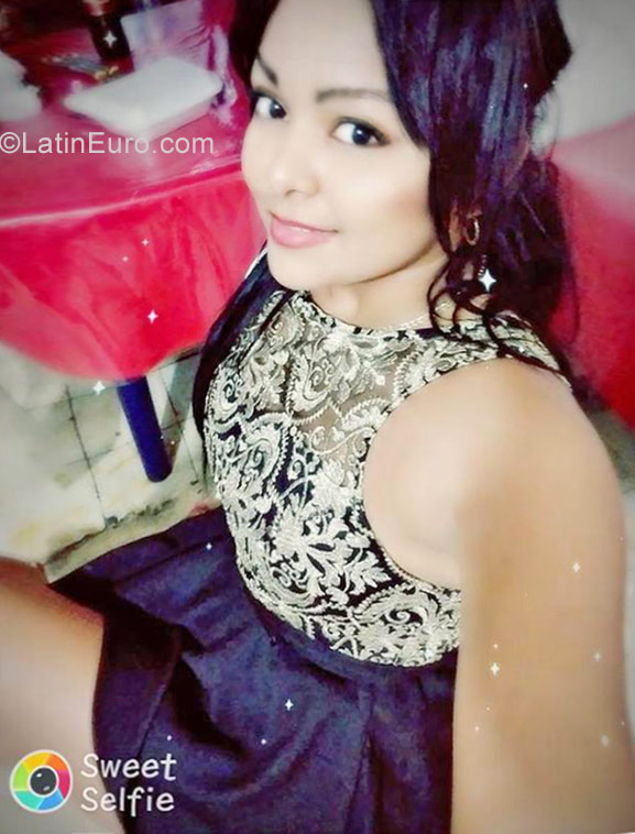 Date this athletic Colombia girl Marimar57 from Valledupar CO20761