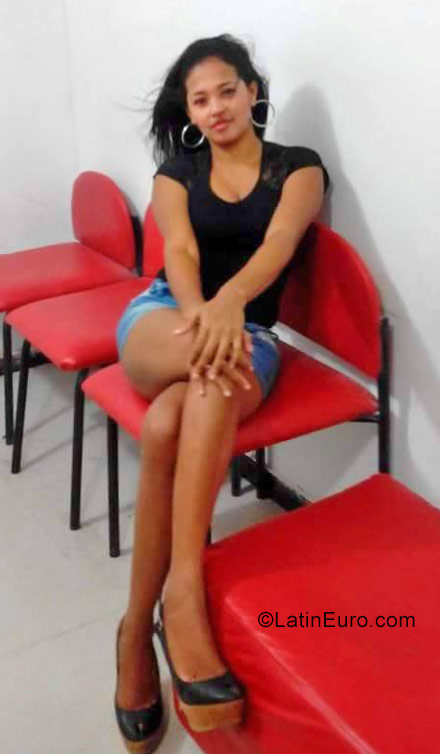 Date this lovely Colombia girl BRENDA from Barranquilla CO20839