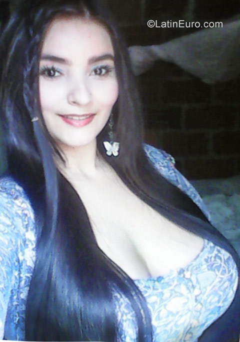 Date this cute Colombia girl Caroly from Cucuta CO20877